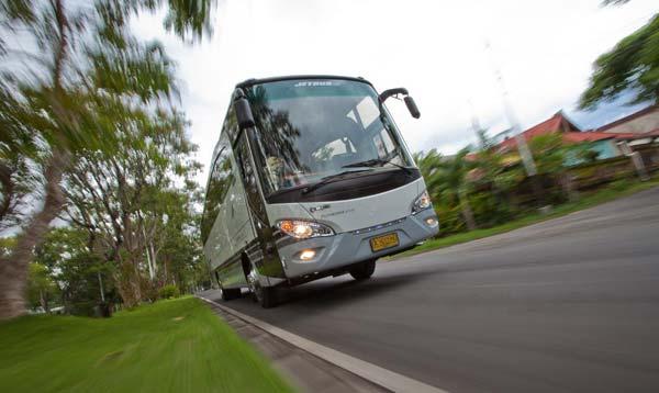 Sewa Bus Medium Jogja - Armada Terbaru & Fasilitas Lengkap (0821-9602-7972)